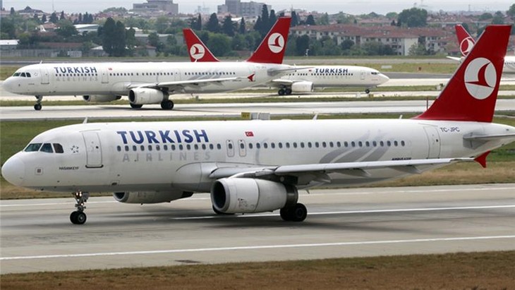 เครื่องบินอีก๑ลำของตุรกีถูกขู่ว่า มีระเบิดอยู่บนเครื่องบิน - ảnh 1