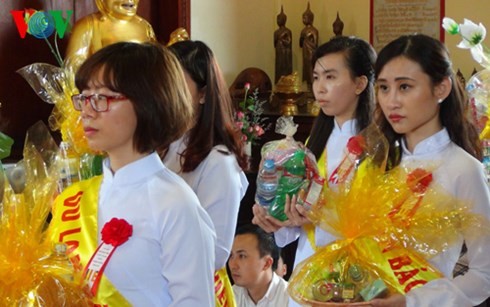 ชาวเวียดนามที่อาศัยในประเทศไทยจัดเทศกาลวูลาน - ảnh 4