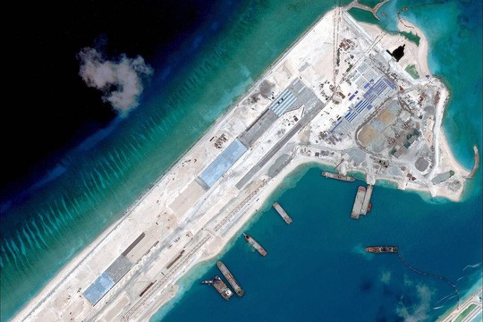 ญี่ปุ่นและสหรัฐแสดงความวิตกกังวลต่อการทดสอบเส้นทางการบินของจีนในทะเลตะวันออก - ảnh 1