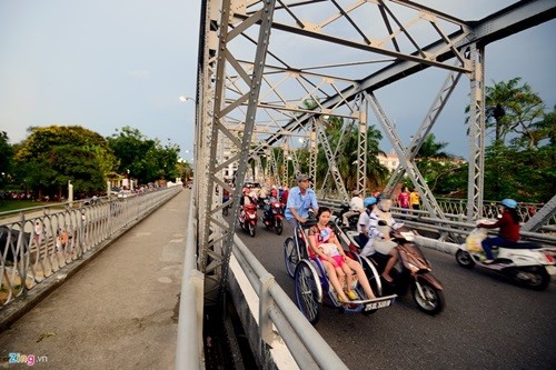 สะพานที่มีอายุนับร้อยปีในเวียดนาม - ảnh 9