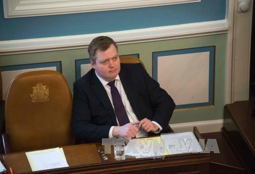 นายกรัฐมนตรีไอซ์แลนด์ลาออกจากตำแหน่งหลังการเปิดเผยเอกสารลับปานามา   - ảnh 1