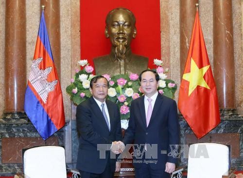 ประธานประเทศเวียดนามให้การต้อนรับรัฐมนตรีต่างประเทศกัมพูชาและเอกอัครราชทูตอาร์เจนตินาและพม่า - ảnh 1