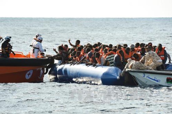ผู้อพยพเกือบ๑๐๐คนสูญหายจากเหตุเรือขนส่งผู้อพยพอัปปาง - ảnh 1