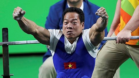 เวียดนามเข้าร่วมการแข่งขันยกน้ำหนักคนพิการชิงแชมป์โลก - ảnh 1