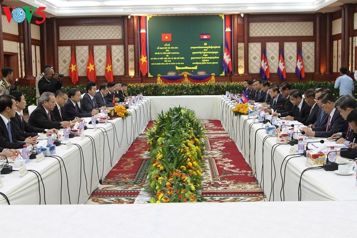 รัฐมนตรีว่าการกระทรวงรักษาความมั่นคงภายในเวียดนามเยือนกัมพูชา - ảnh 1