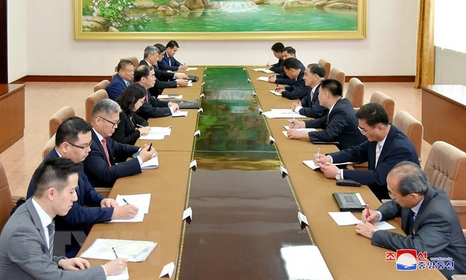 ส่งเสริมความร่วมมือด้านการเมืองระหว่างจีนกับสาธารณรัฐประชาธิปไตยประชาชนเกาหลี - ảnh 1