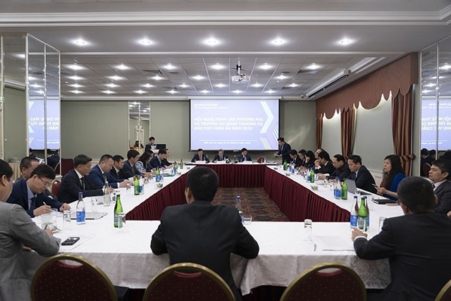 การประชุมทูตฝ่ายพาณิชย์และหัวหน้าสำนักงานการค้าเวียดนามในยุโรป - ảnh 1