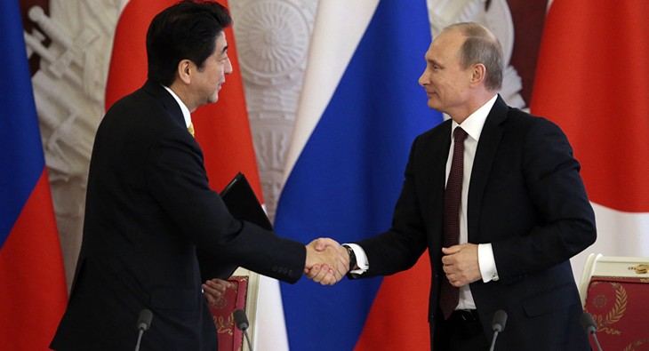 ญี่ปุ่นผลักดันการเจรจาเกี่ยวกับข้อตกลงสันติภาพกับรัสเซีย - ảnh 1