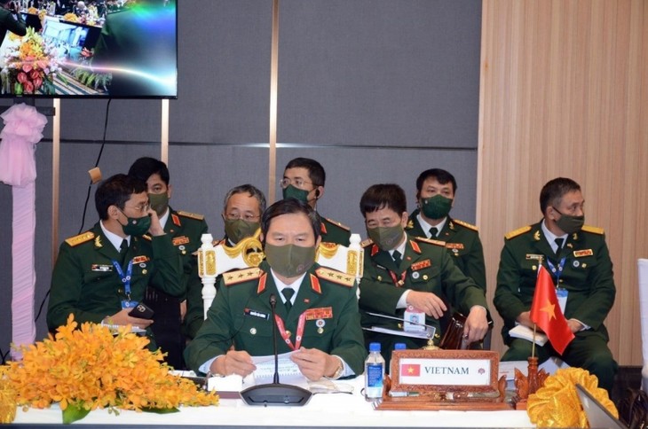 เวียดนามเข้าร่วมการประชุมผู้บัญชาการกองทัพอาเซียน - ảnh 1
