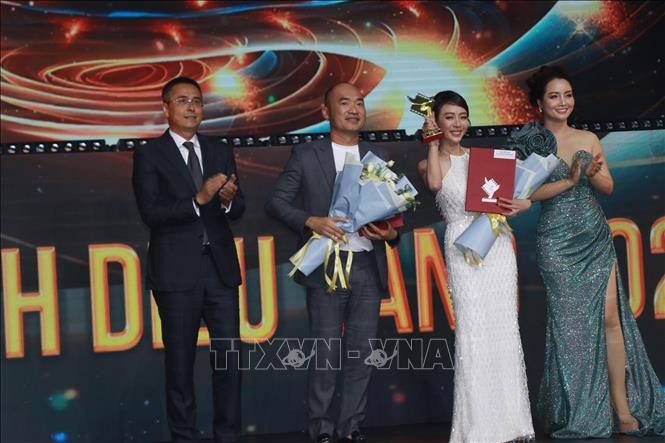 รางวัลว่าวทองปี 2023 สดุดีผลงานภาพยนตร์และศิลปินยอดเยี่ยมของเวียดนาม - ảnh 2