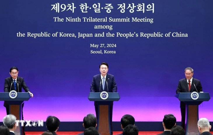 การประชุมผู้นำสาธารณรัฐเกาหลี ญี่ปุ่นและจีนเสริมสร้างความร่วมมือในภูมิภาคเอเชียตะวันออกเฉียงเหนือ - ảnh 2