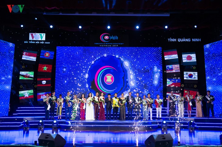 Toàn cảnh đêm bán kết đa sắc màu cuộc thi “Tiếng hát ASEAN+3” năm 2019 - ảnh 3