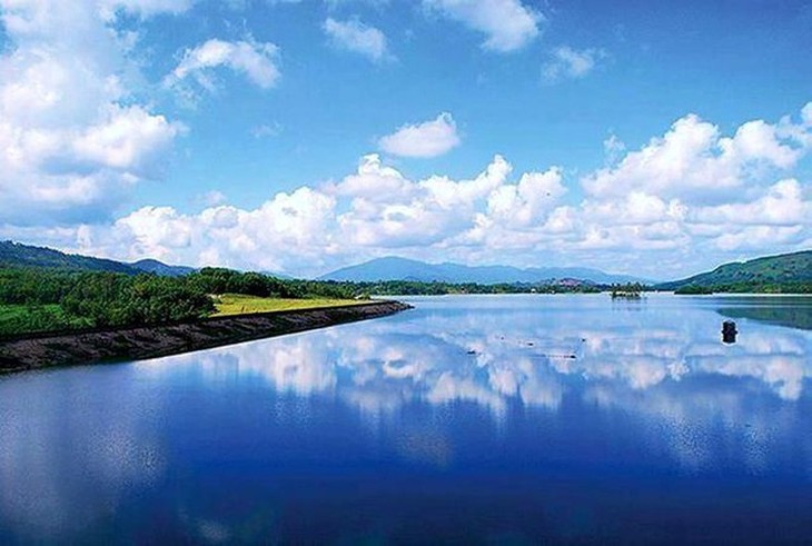 Discovering tranquility of Viet An lake in Quang Nam - ảnh 2