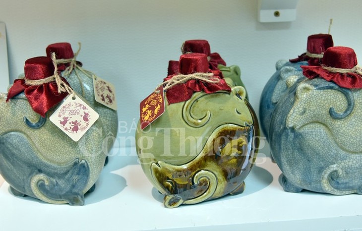 Exhibition in Hanoi opens to mark upcoming Year of Rat - ảnh 1
