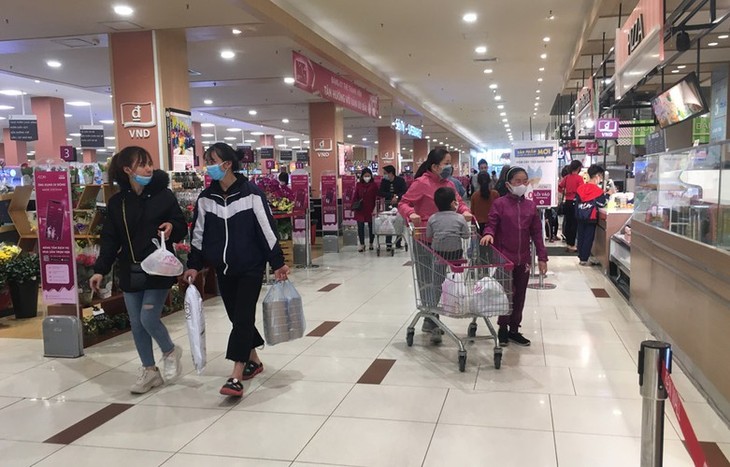 Hustle and bustle returns to Hanoi after impact of COVID-19 - ảnh 5
