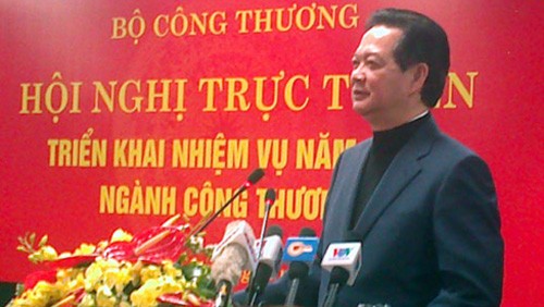 Manufacturing industry and trade sector urged to fulfill 2013 tasks - ảnh 1