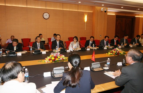 Japan praises Vietnam in handling the East Sea issue - ảnh 1