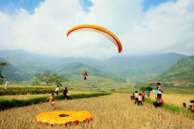 Khau Pha paragliding festival promotes Yen Bai tourism - ảnh 1