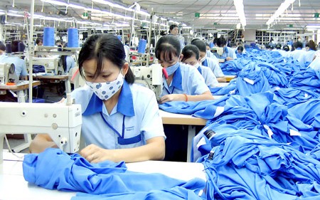 Vietnam’s garment exports increase sharply in H1 - ảnh 1
