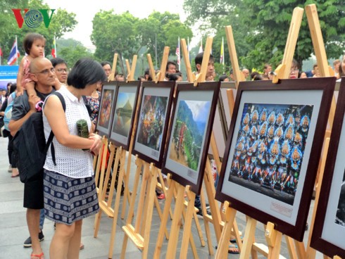 ASEAN photo exhibition opens in Hanoi - ảnh 2