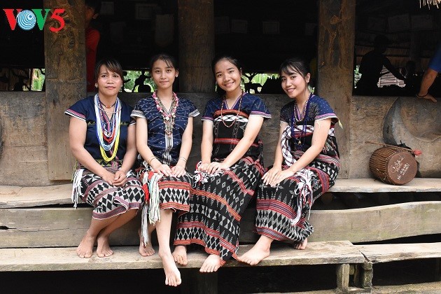 Co Tu’s Guol house hosts communal activities  - ảnh 1