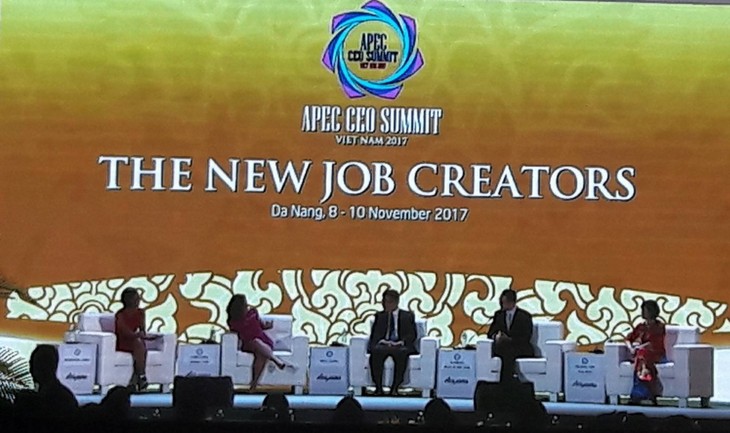APEC CEOs discuss new job creators - ảnh 1