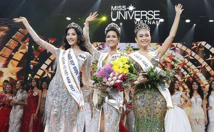 H’Nen Nie of Dak Lak crowned Miss Universe Vietnam - ảnh 1
