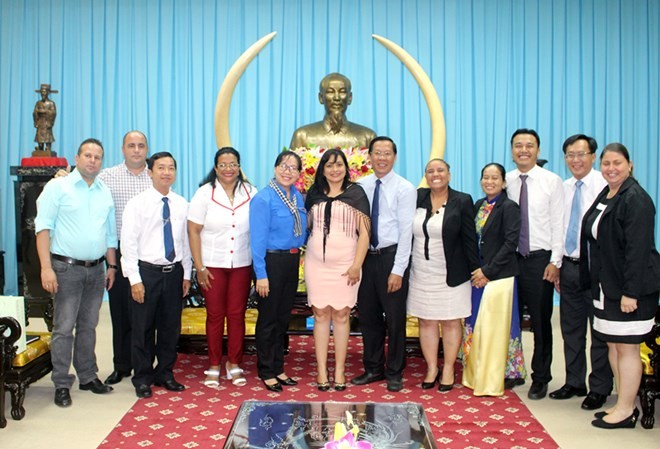 Cuban youth union delegation visits Ben Tre - ảnh 1