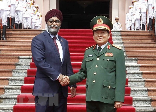 Vietnam, Canada to intensify defence cooperation - ảnh 1