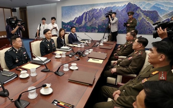 Two Koreas’ generals hold talks to end cross-border hostilities - ảnh 1