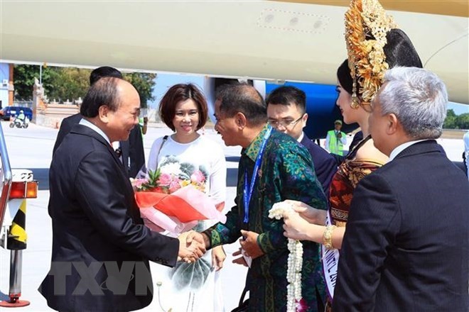 PM arrives in Bali for ASEAN Leaders’ Gathering - ảnh 1