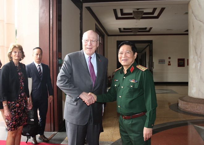 US Senate delegation visits Vietnam - ảnh 1