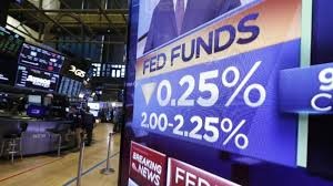 US FED cuts interest rates: a sign of global growth slowdown - ảnh 1