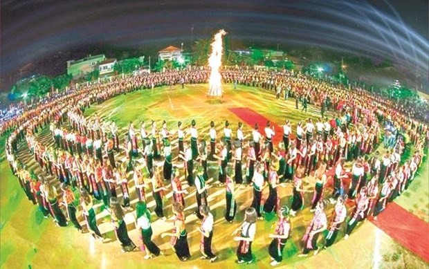 Muong Lo culture and tourism festival opens - ảnh 1