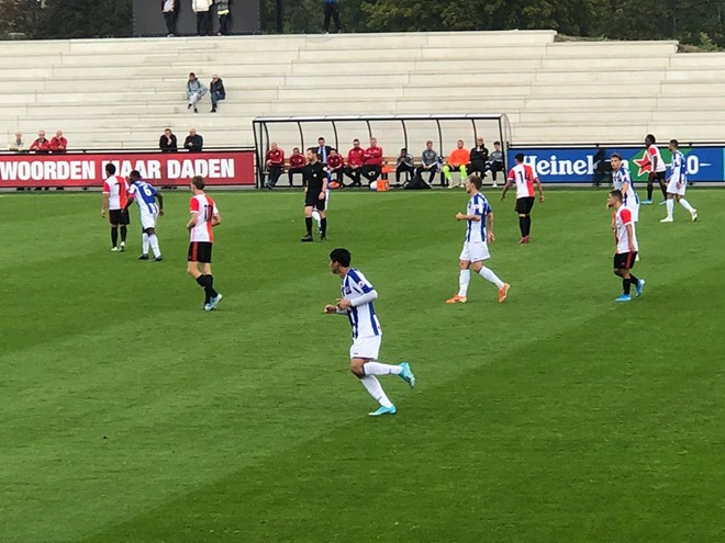 Van Hau plays in Heerenveen youth team’s match - ảnh 1