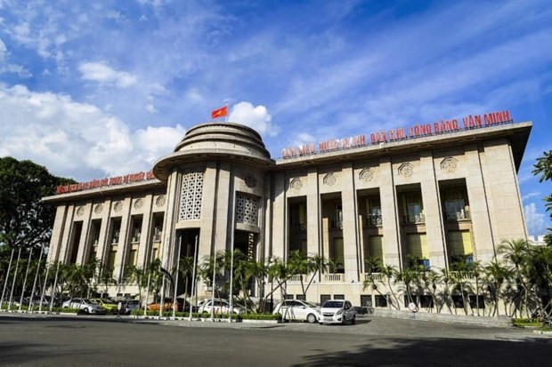 Central bank cuts interest rates to buffer COVID-19 impact - ảnh 1