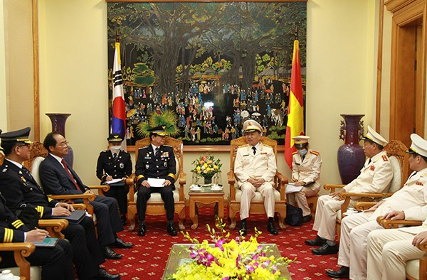 Vietnam, RoK strengthen security cooperation - ảnh 1