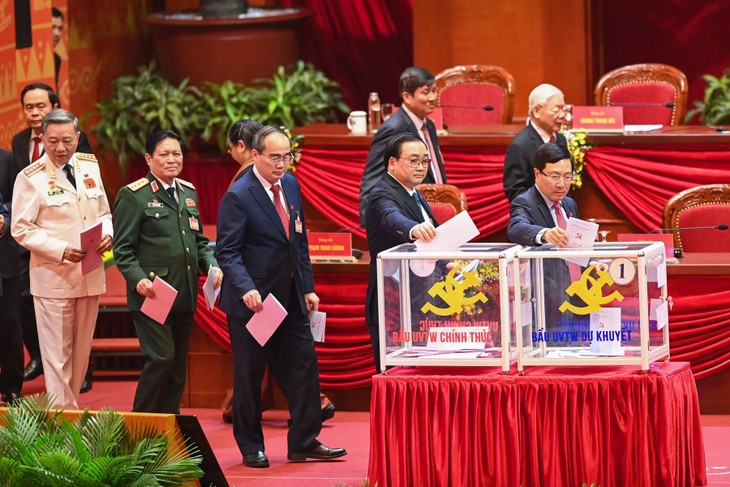 13th Party Central Committee to elect Party Politburo, Party General Secretary on January 31 - ảnh 1