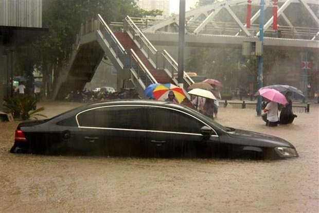PM extends sympathy to Chinese counterpart over Henan flooding - ảnh 1