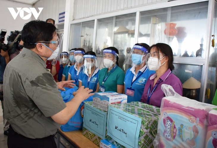 PM inspects pandemic prevention and control in HCM City - ảnh 1