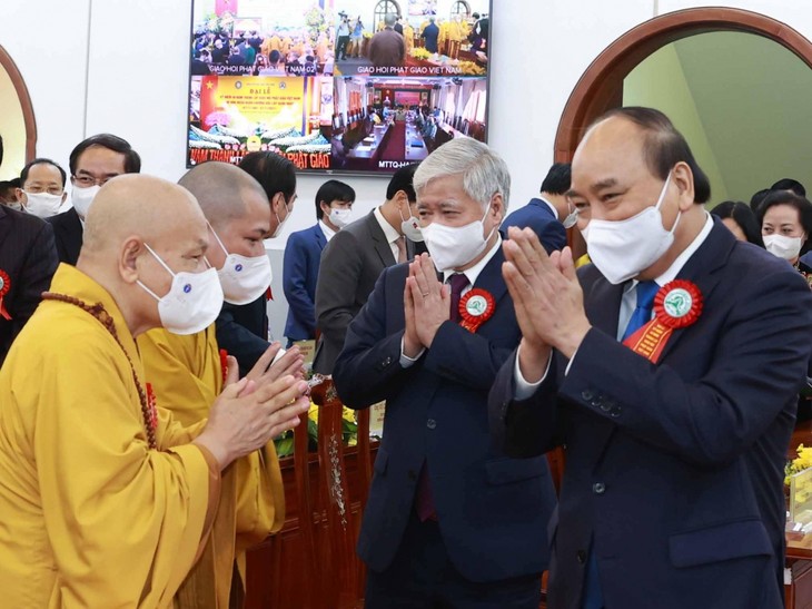 President Nguyen Xuan Phuc lauds patriotism of Vietnamese Buddhist dignitaries, followers - ảnh 1
