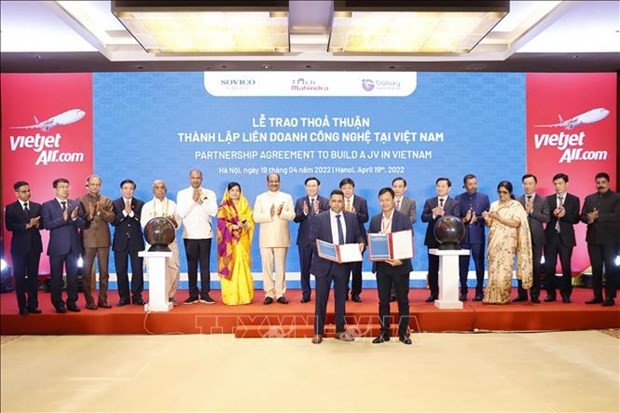 NA Chairman, Indian lower house speaker witness launch of new Vietnam-India air routes - ảnh 1