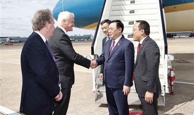 NA Chairman begins official visit to UK - ảnh 1