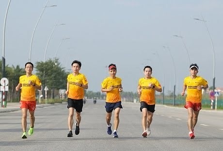 About 11,000 athletes to take part in Vnexpress Marathon Amazing Halong 2022 - ảnh 1