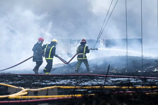 Cuba's worst ever fire brought under control after burning for 5 days at oil depot - ảnh 1