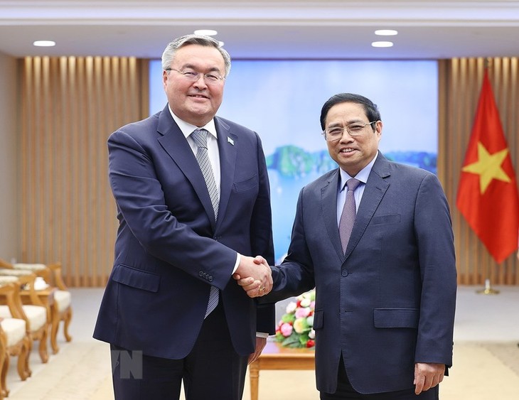Vietnam respects traditional friendship and multifaceted cooperation with Kazakhstan - ảnh 1