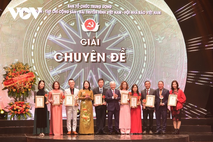 VOV reporters win National Press Awards on Party building - ảnh 3