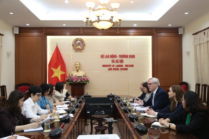 Vietnam, UK strengthen cooperation in anti-human trafficking - ảnh 1