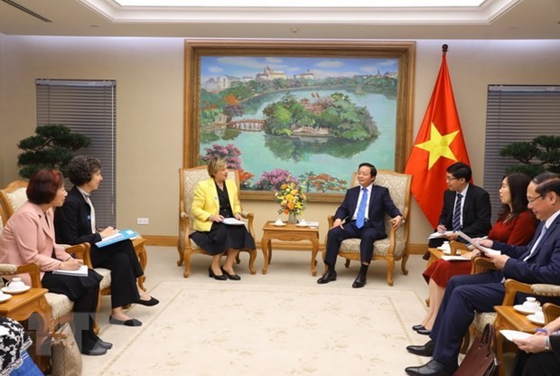 Deputy Prime Minister receives UNICEF Representative in Vietnam - ảnh 1