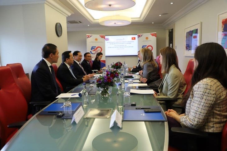 AstraZeneca is a reliable partner of Vietnam’s healthcare sector, says FM - ảnh 1
